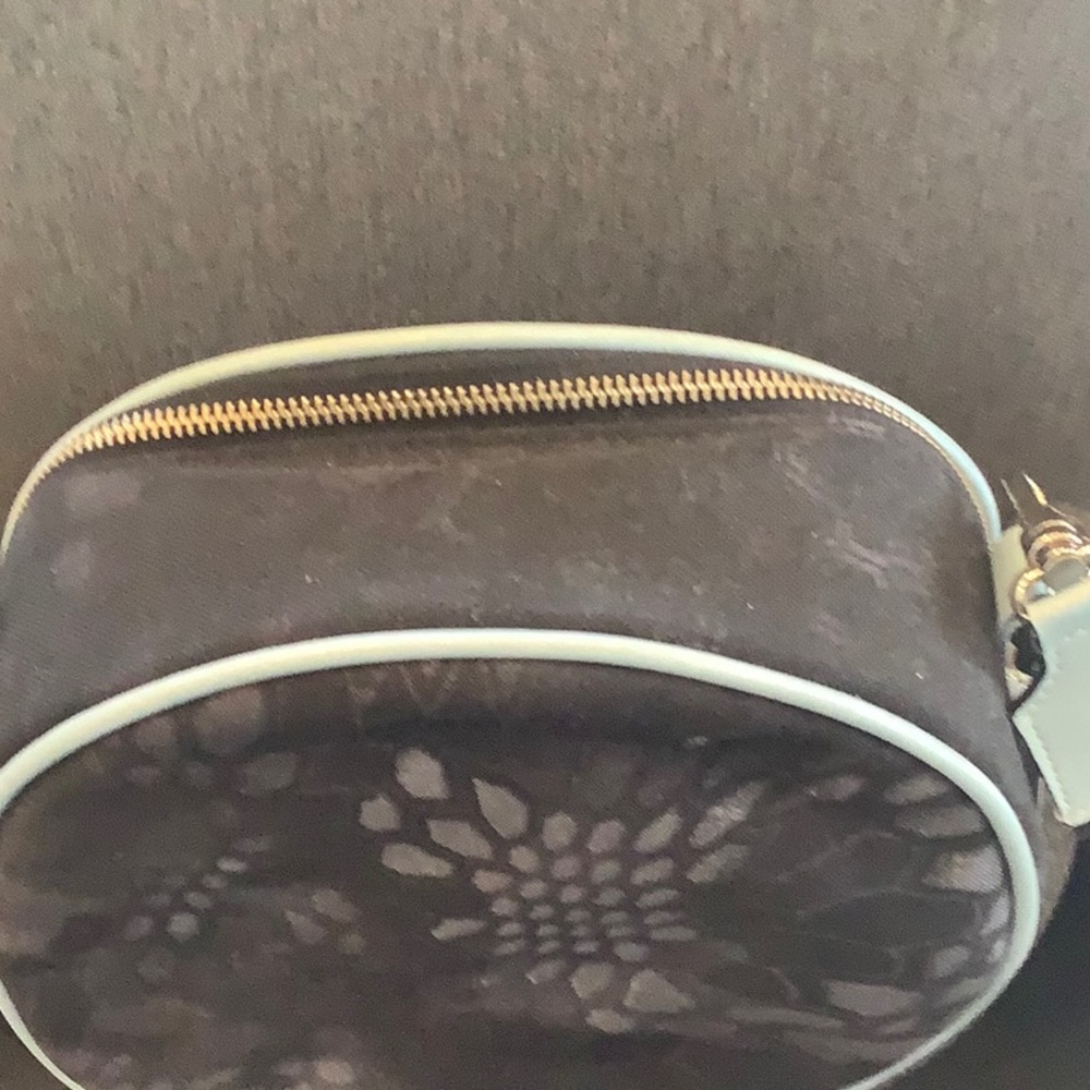 Purse - Picture 2 of 2